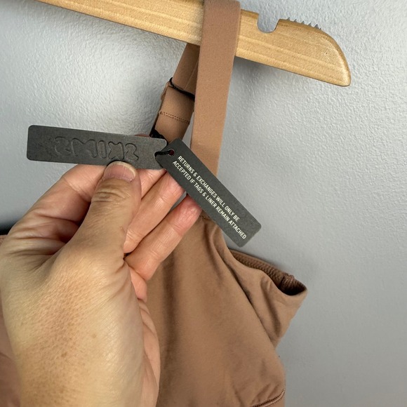 SKIMS Sienna Bra Top 3X Square‎ Neck Wireless Comfortable Everyday Lounge Sports - Picture 4 of 6